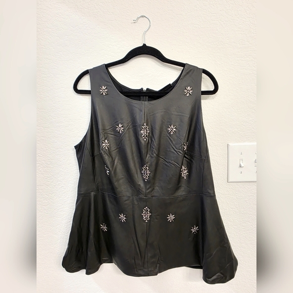 Lane Bryant Black Sleveless Faux Leather Peplum Embellished Top Size14 - Picture 5 of 13